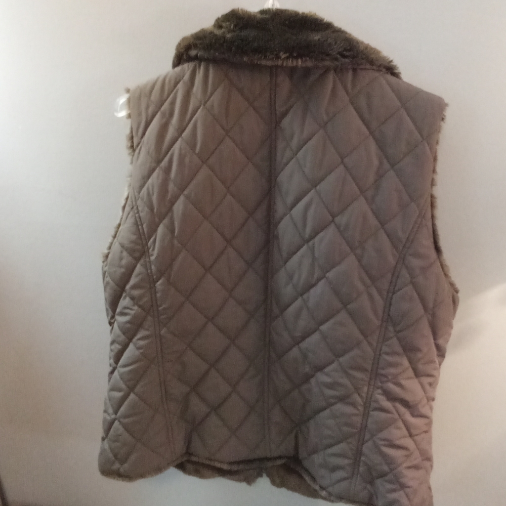 Weatherproof vest - Picture 3 of 4